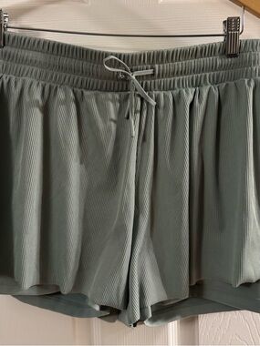 Yogalicious Whitney Ribbed Double Layer Shorts